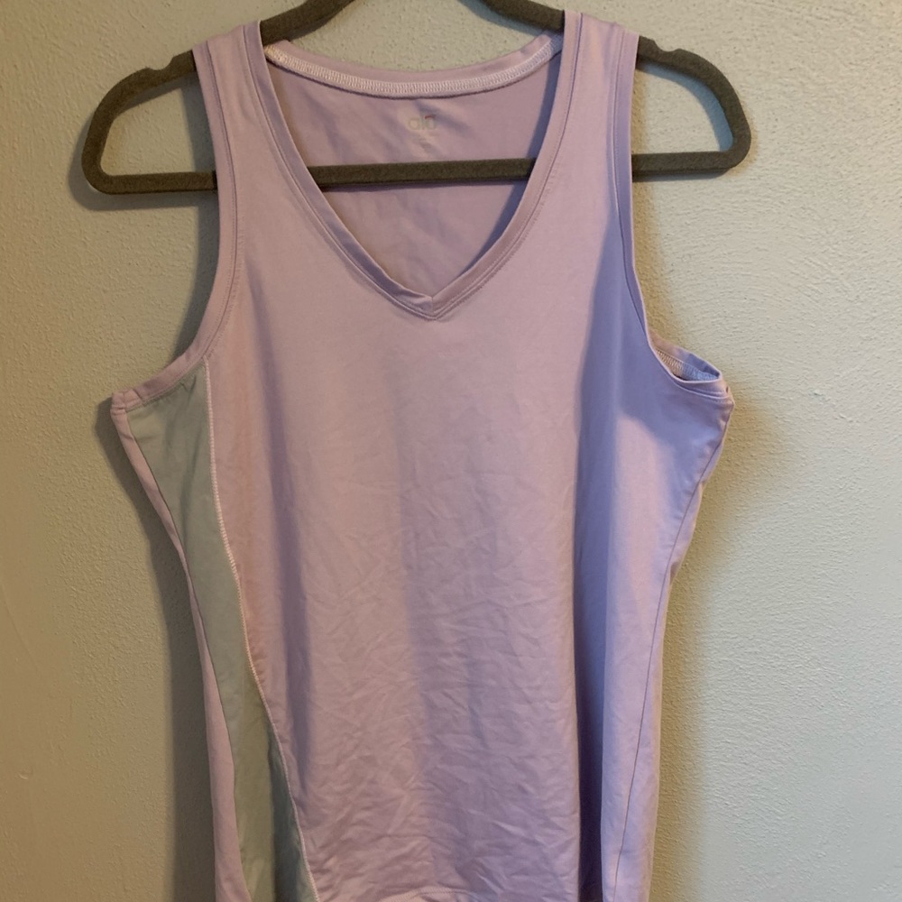 Alo cool fit workout tank.